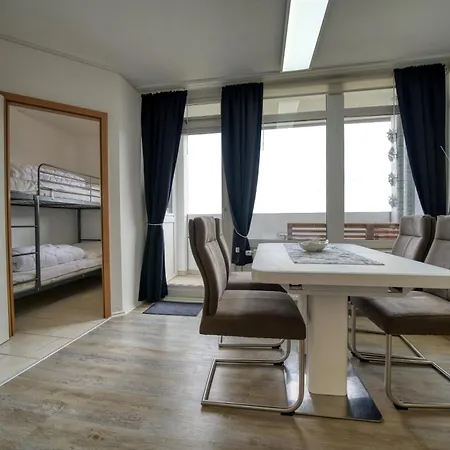 - Haus F, App 0f0606