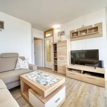 - Haus F, App 0f0606 Appartement *