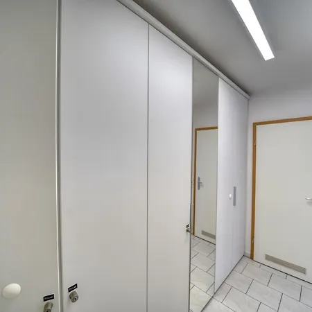 - Haus F, App 0f0606