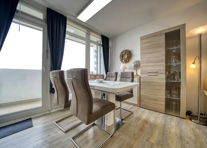 - Haus F, App 0f0606 *